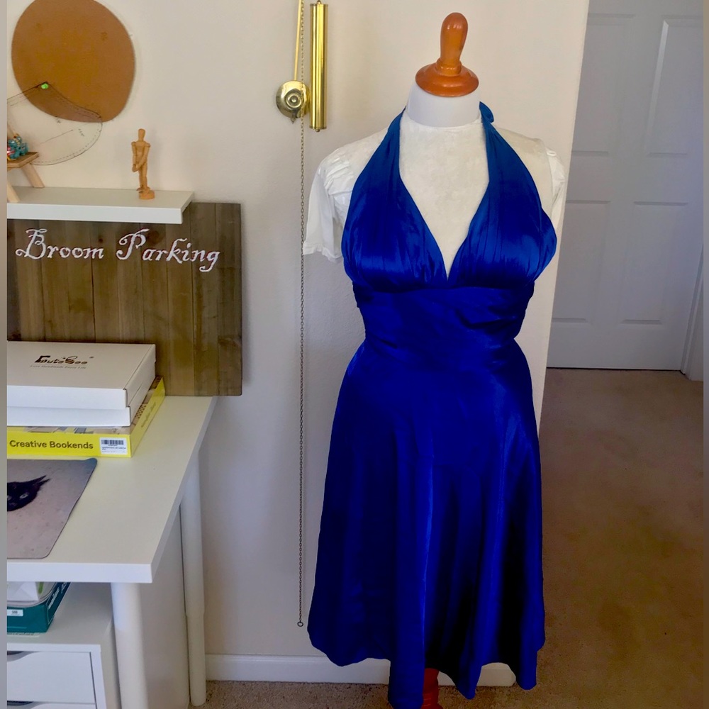 1950’s Style Marilyn Monroe Royal Blue Halter Dress size Small vintage pre2000